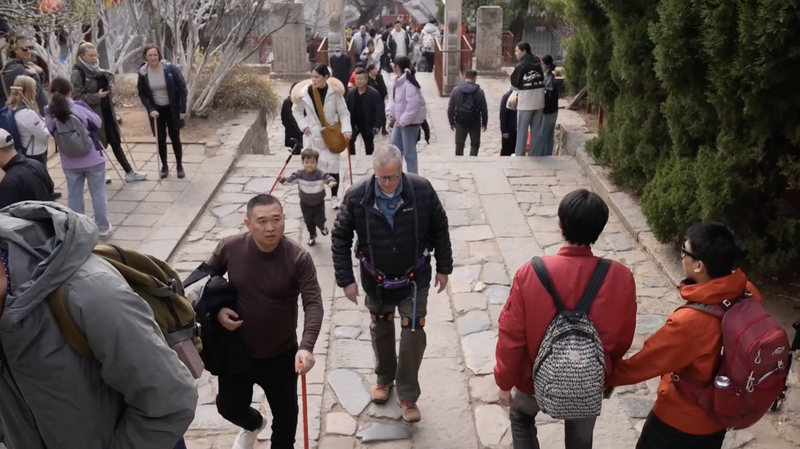 चीन की 2025 तकनीकी उछाल: एक वसंत यात्रा का अनावरण video poster