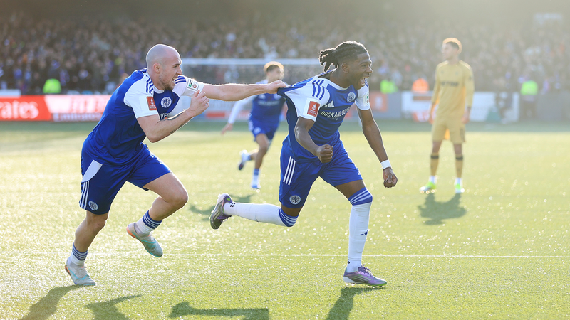 छठे श्रेणी के मैक्लेसफील्ड ने FA कप में क्रिस्टल पैलेस को चौंकाया