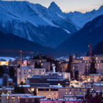 दावोस 2026: टुकड़ों में बंटी दुनिया में सहयोग पानी की तरह बहता है