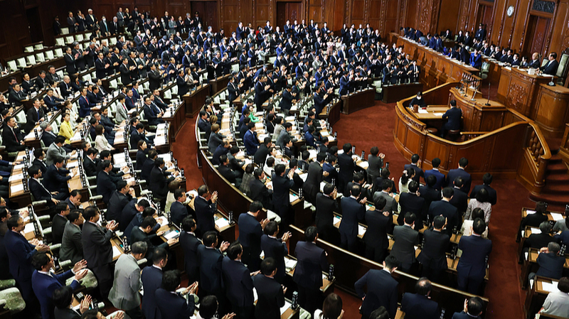 सानेनोमिक्स: जापान का उच्च-दांव वित्तीय और सुरक्षा जुआ